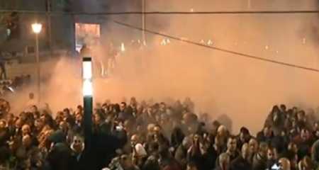 Si mund të dëmtoheni më pak nga gazi lotsjellës? Flet mjeku i njohur[FOTO/VIDEO]