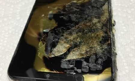 Skandali i rradhës. IPhone merr flakë në xhepin e një klienti. Ja si i përgjigjet shërbimi klientit Apple