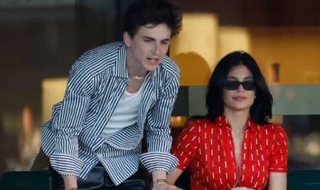 Kylie Jenner i përgjigjet zërave për një shtatzëni të mundshme me Timothée Chalamet...