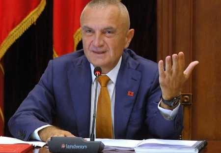 Mesazhi i Metës në Ditën e Paqes: Kujdes nga grykësia për pushtet