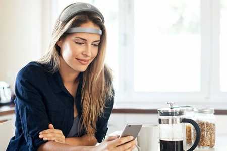 Kjo pajisje do ju ndihmojë të flini gjumë 40% më shpejt. Ja si funksionon