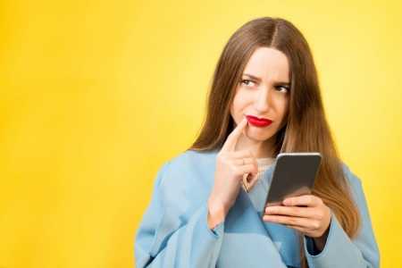 T’i shkruaj mesazh atij, apo jo? Femra, ja çfarë duhet të bëni!