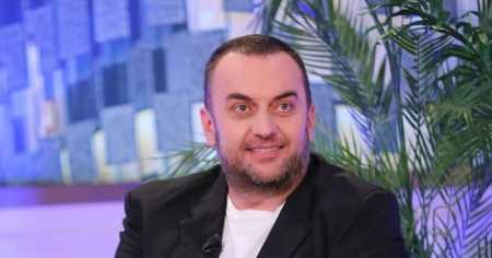 Skandali i videove int*me/ Olti Curri shokon me deklaratën: Dy nga artistet kanë tentuar...