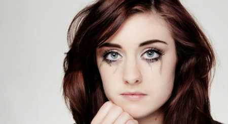 Pse mashkulli që dashuroni ju ka braktisur? 3 arsyet e trishta!