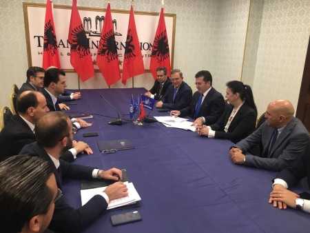 Koalicion më ''i fortë'' opozitar, Mediu i pari që firmos marrëveshjen me Bashën