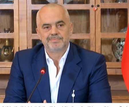 Rama të ‘fortëve’ të rrugëve e të lagjeve: Të gjejnë vrimë ku të futen…