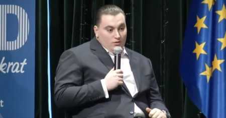 Pinjollit të Sokol Olldashit, Glaukut s'i ''mbajnë më nervat'', kritikon Bashën dhe pse e di që do e quajnë ''tradhtar''