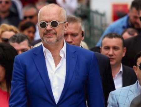 Shembja e Teatrit, Rama: S’kanë mandat të na pengojnë, s’kanë hyrë kurrë në teatër...