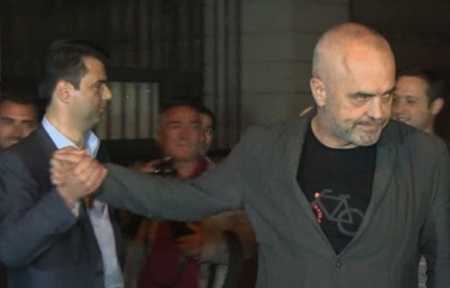 Pas dy letrave, Basha i kthen përgjigje Ramës…