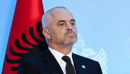 Rama “kërcënon” zaptuesit e plazheve: Nuk do guxoni më ta sfidoni shtetin!