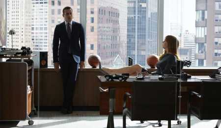 Jeni në një lidhje me kolegun e punës? Ja çfarë duhet të dini