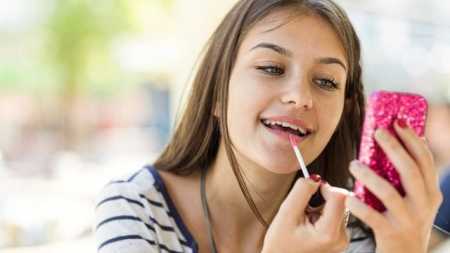 6 truke që çdo vajzë adoleshente duhet të dijë për t'u dukur sa më bukur