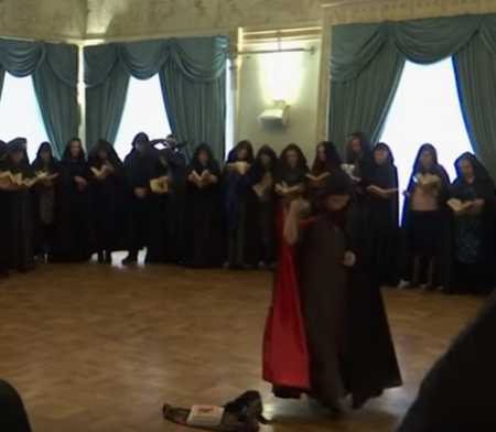 Putin ndihet në rrezik, kërkon ndihmën e shtrigave [VIDEO]