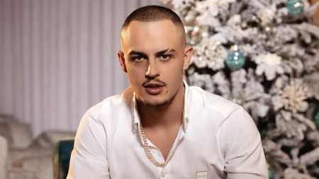 Don Xhoni në një lidhje romantike? Fotoja që ngriti dyshime