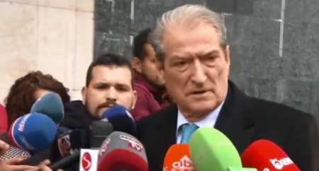 "Jemi në kushtet e grushtit të shtetit"! Sali Berisha del sot me një thirrje për socialistët[VIDEO]