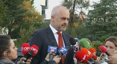 Rama tregon nëse do largojë nga kabineti Klosin dhe Manastirliun, komenton dhe mesazhin e Metës