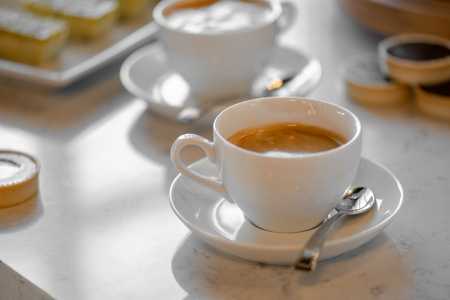 E dini arsyen pse doni të pini kafe? Ja përgjigjen që e zbulon shkenca