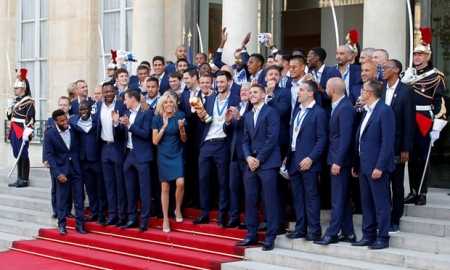 500 mijë njerëz nderojnë kampionët francez në atdhe, ceremoni madhështore! [FOTO]